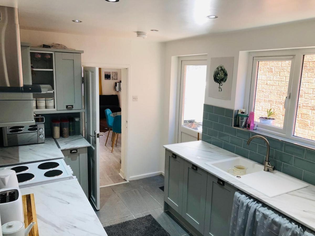 2bedroom Townhouse 20min Walk From Holiday home Belfast