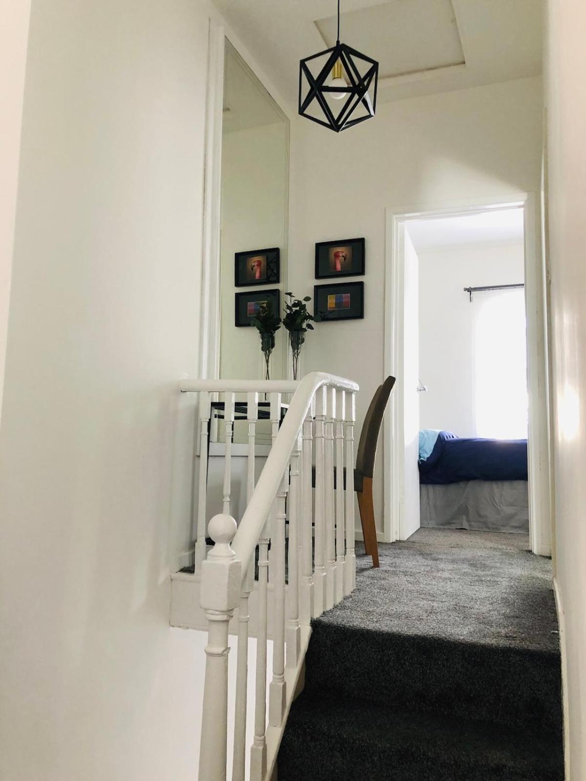 Holiday home 2bedroom Townhouse 20min Walk From *
