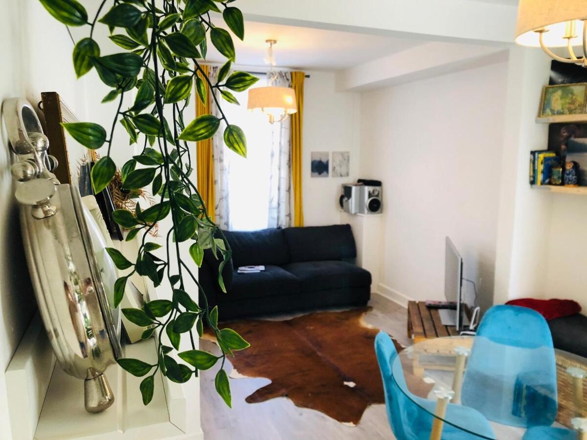 2bedroom Townhouse 20min Walk From Holiday home